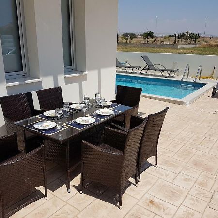 T&E Villa Larnaca Dış mekan fotoğraf